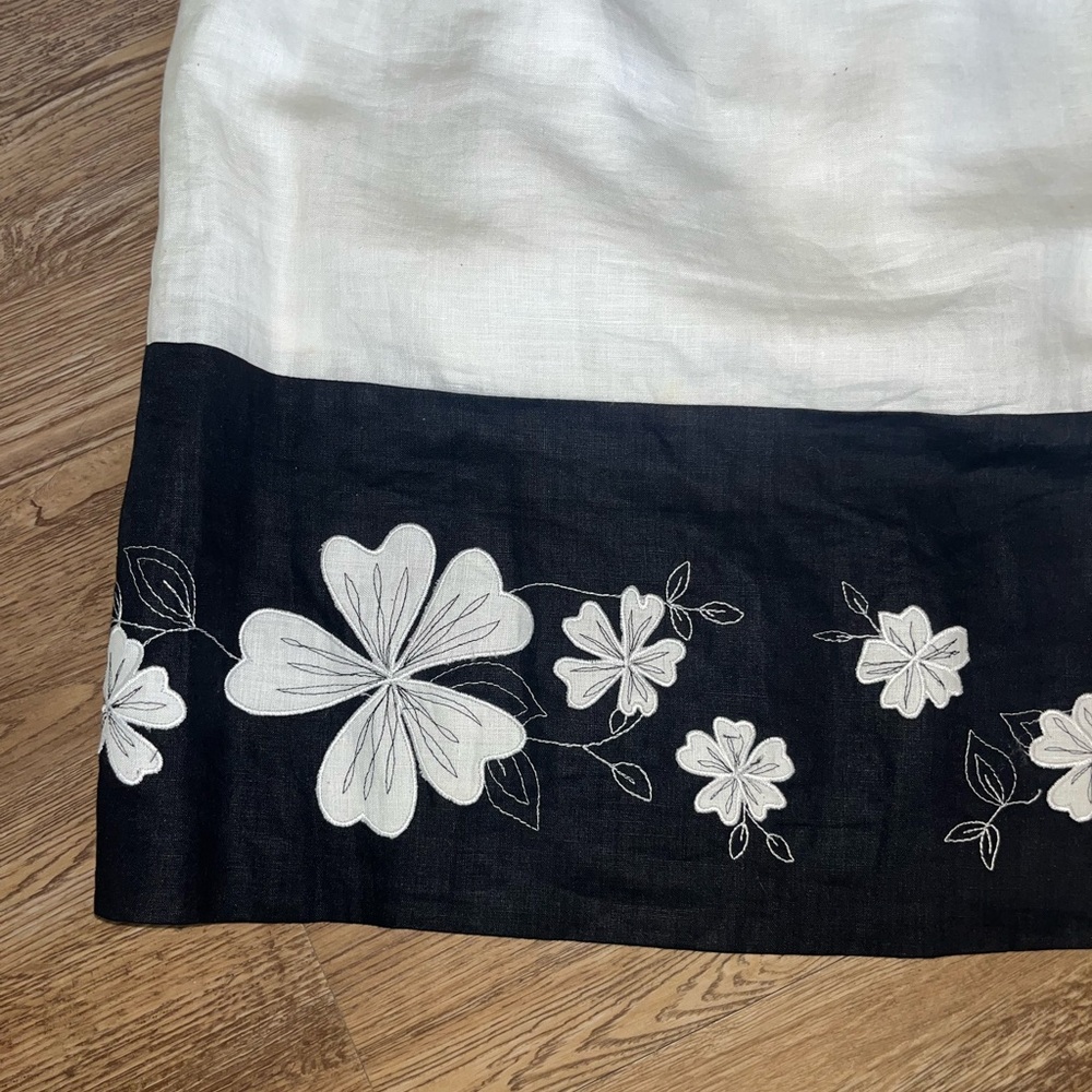 Jones New York Dress- White with Floral Seam Size: 12  PTP: 20" L: 37" - Picture 4 of 9
